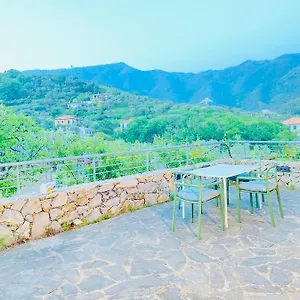 Arancia Quiet, Central, Parking And Air Conditioning Apartment